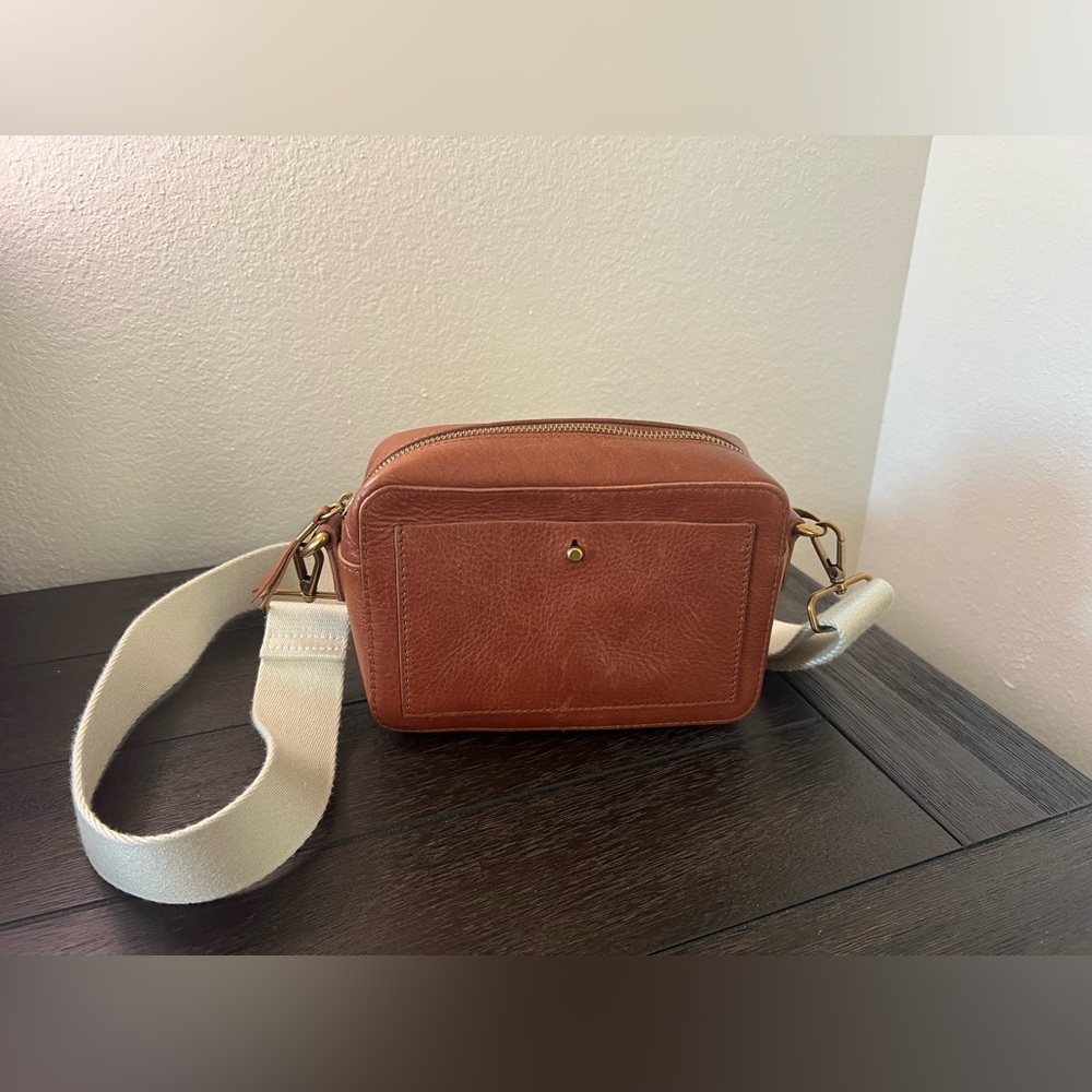 Madewell The Transport
Camera Bag